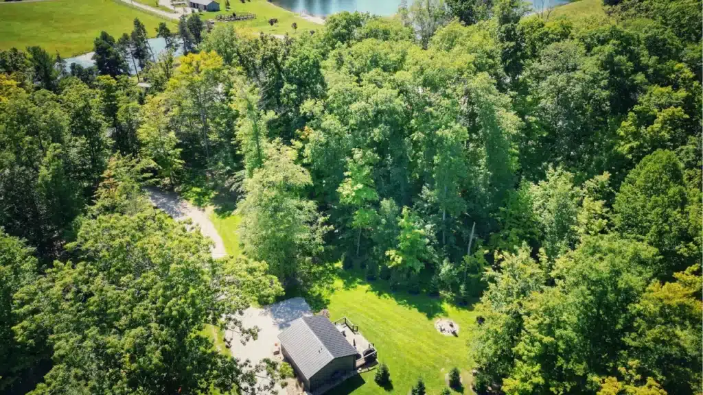 Cabin rentals near Madison Ohio at Standing Rock Farms in the Grand River Valley wine country