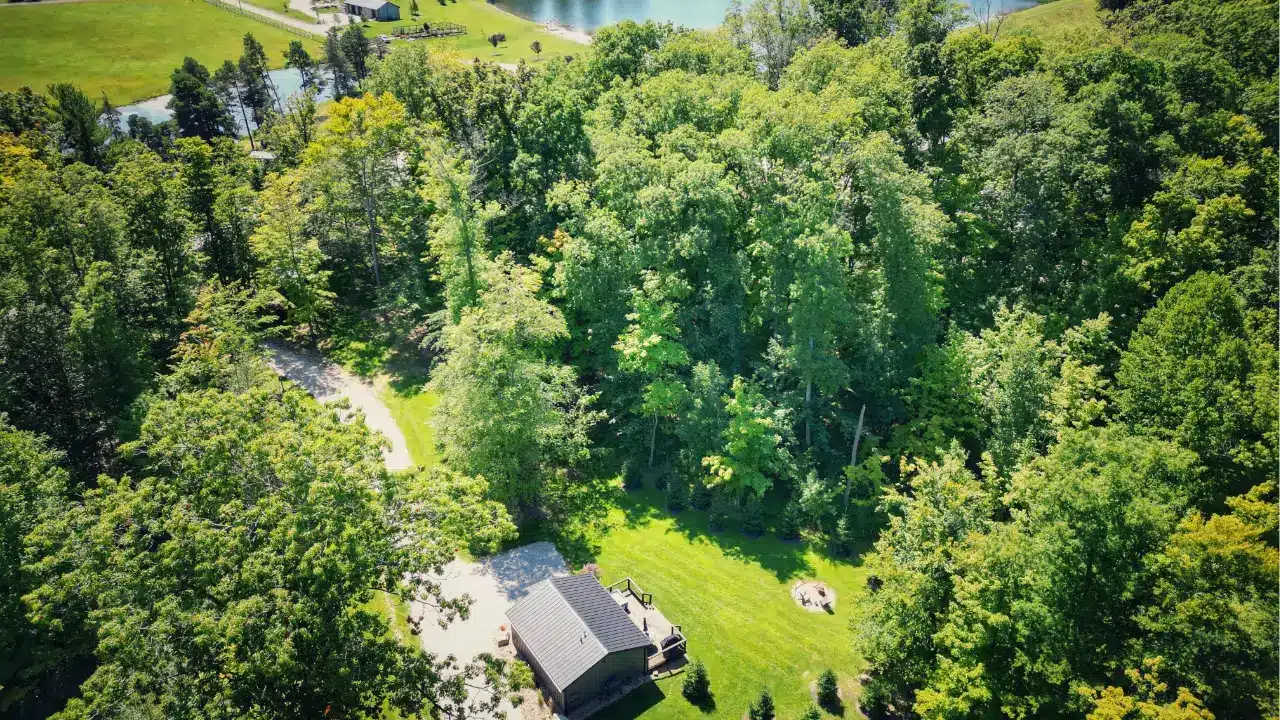Cabin rentals near Madison Ohio at Standing Rock Farms in the Grand River Valley wine country