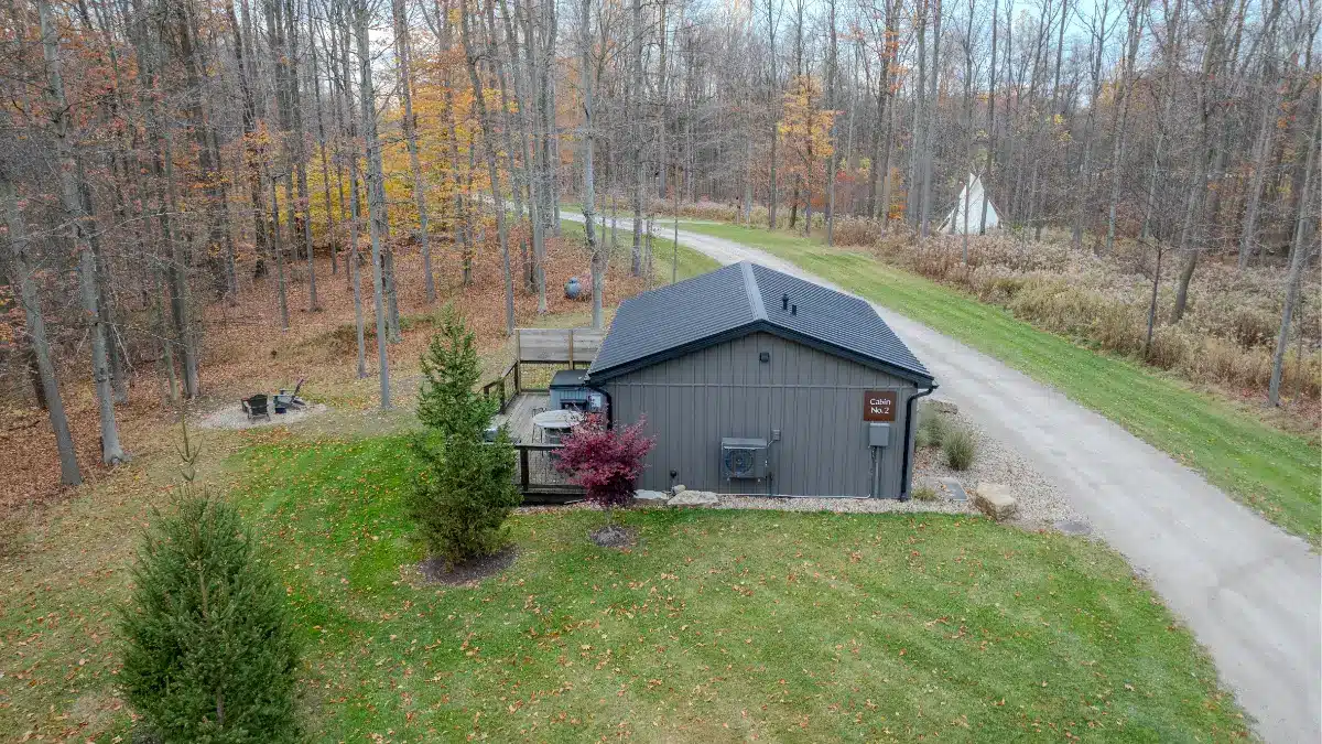 Cabin rental Ohio with private hot tub — Standing Rock Farms Woodside Cabin Madison Ohio